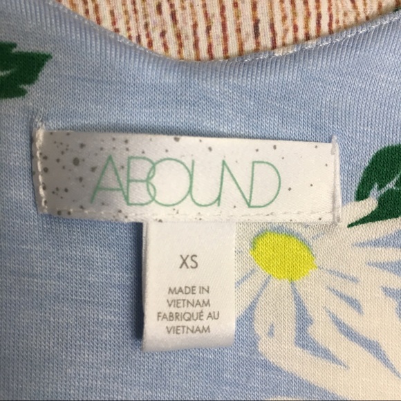 Abound Double V Daisy Print Spaghetti Strap Cami Top Size XS - Picture 6 of 7